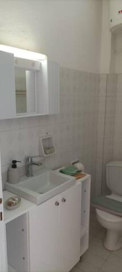 Beatrice'S Apartment Ахарави Екстериор снимка